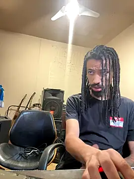 Snapshot of hotcamboy420 chatting on 10/02/25, 02:35 hotcamboy420 online show from 10/02/25, 02:35