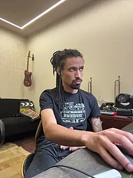 Snapshot of hotcamboy420 chatting on 10/27/25, 05:17 hotcamboy420 online show from 10/27/25, 05:17