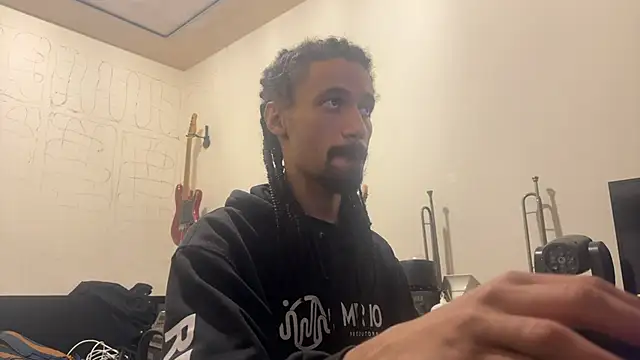 Snapshot of hotcamboy420 chatting on 11/02/25, 05:43 hotcamboy420 online show from 11/02/25, 05:43