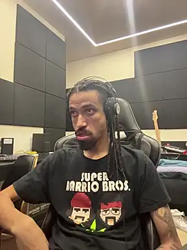 hotcamboy420 online show from 01/18/26, 05:22