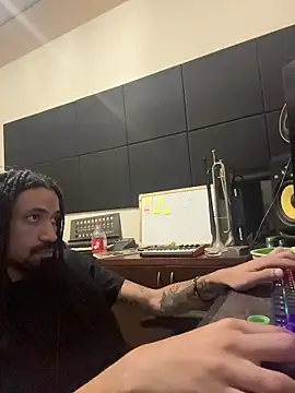 hotcamboy420 online show from 02/19/26, 04:52