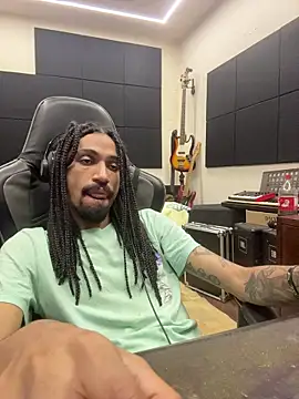 hotcamboy420 online show from 02/25/26, 06:01