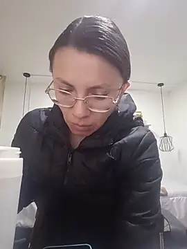 karlamorris  online show from 10/31/25, 01:45