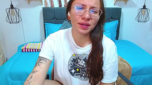 karlamorris  online show from 11/16/25, 04:51