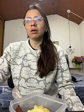 karlamorris  online show from 02/04/26, 01:28