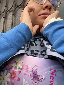 karlamorris  online show from 04/13/26, 01:05