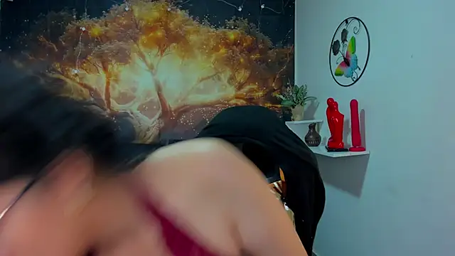 Snapshot of Lust_Mom41 chatting on 12/15/24, 08:36 Lust Mom41 online show from 12/15/24, 08:36