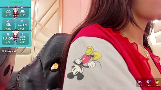 Snapshot of AlanaJones1 chatting on 12/21/24, 01:42 AlanaJones1 online show from 12/21/24, 01:42