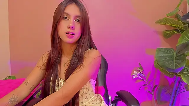 Snapshot of AlanaJones1 chatting on 03/14/25, 03:59 AlanaJones1 online show from 03/14/25, 03:59