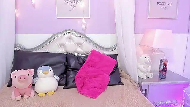 Snapshot of AlanaJones1 chatting on 03/20/25, 07:14 AlanaJones1 online show from 03/20/25, 07:14