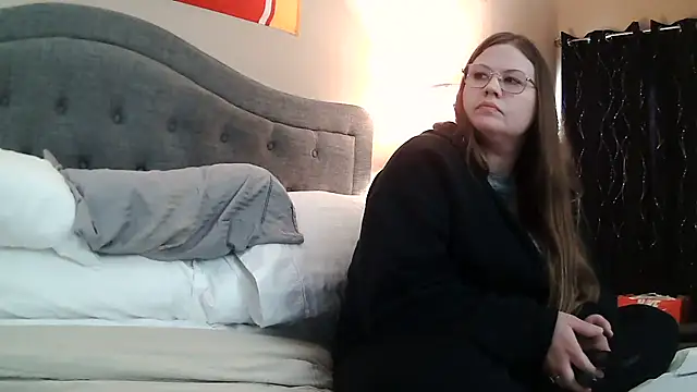 Snapshot of Chrissyx3 chatting on 02/21/26, 10:33 Chrissyx3 online show from 02/21/26, 10:33