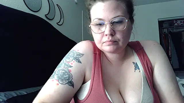Snapshot of Chrissyx3 chatting on 07/04/26, 07:09 Chrissyx3 online show from 07/04/26, 07:09
