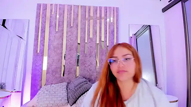 LeahxBarker online show from 03/18/25, 05:09