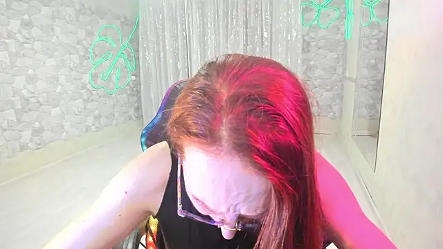 JessicaFamee online show from 10/18/25, 11:38