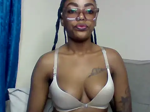 Snapshot of _crystal_princesss chatting on 06/14/26, 10:23 crystal princesss online show from 06/14/26, 10:23