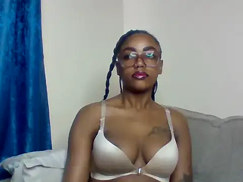 Snapshot of _crystal_princesss chatting on 06/15/26, 11:23 crystal princesss online show from 06/15/26, 11:23