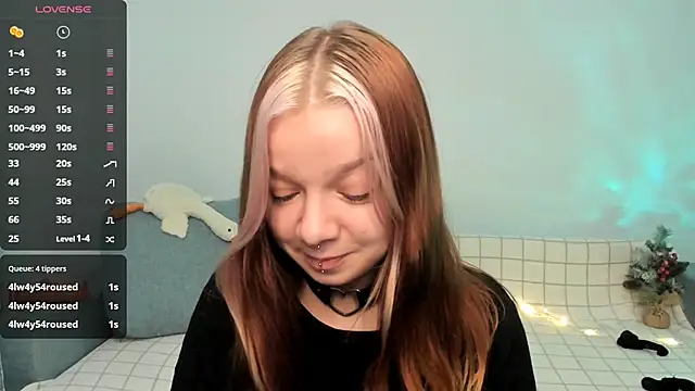 crystal lilith online show from 12/10/24, 01:22