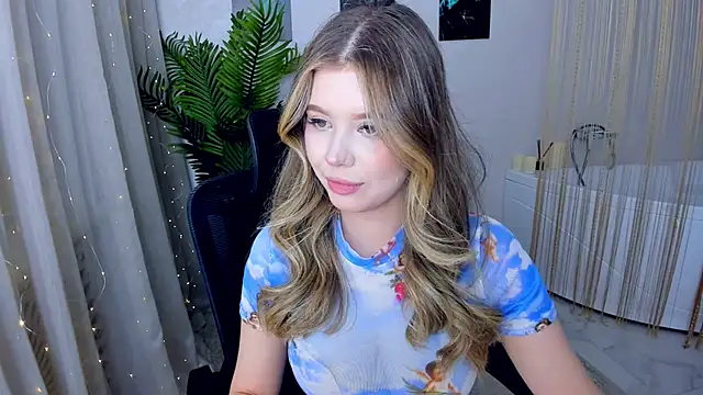 FollowLovee online show from 02/02/25, 07:57