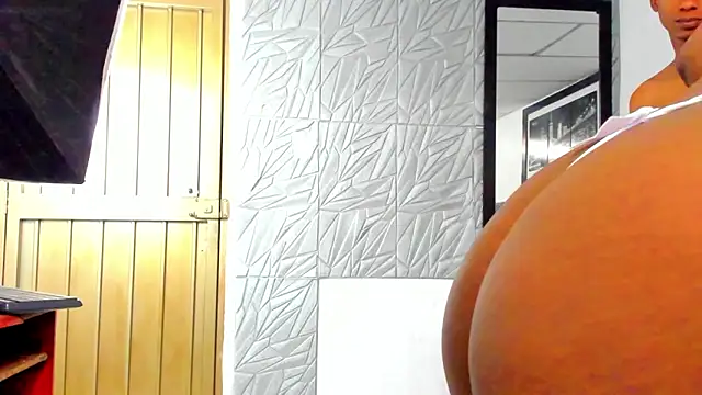Snapshot of EvaxEmma chatting on 01/23/25, 01:24 EvaxEmma online show from 01/23/25, 01:24