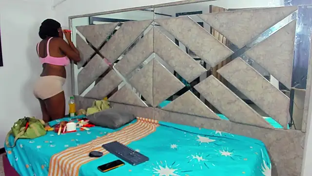 EvaxEmma online show from 11/02/25, 01:02