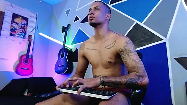 MagnusFrost online show from 10/06/25, 08:39