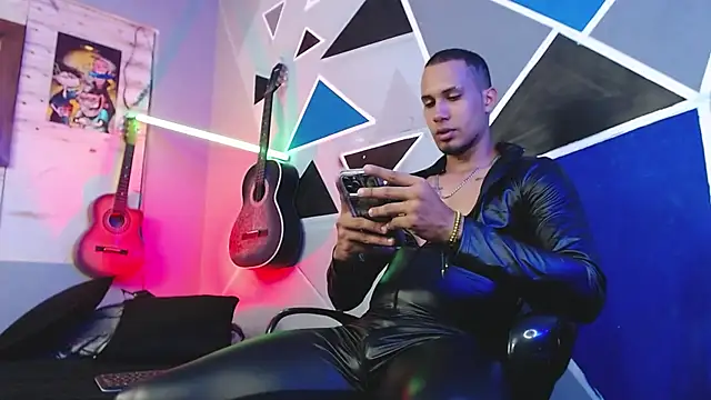 MagnusFrost online show from 10/09/25, 03:48