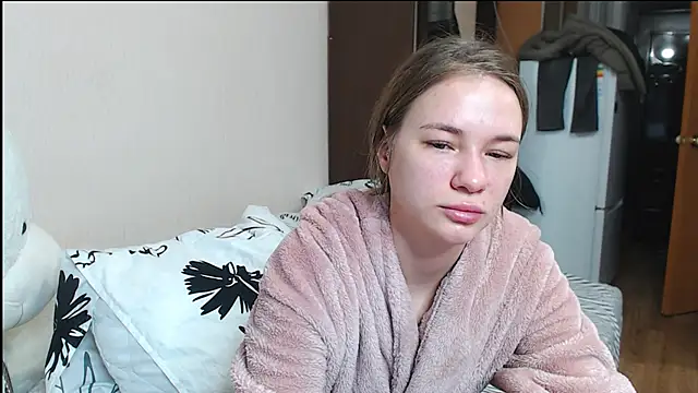 leila bambi  online show from 12/27/24, 08:18