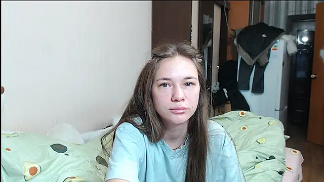 leila bambi  online show from 12/31/24, 04:38