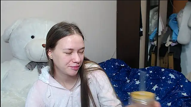 leila bambi  online show from 01/25/25, 08:10