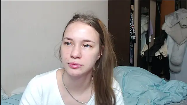 leila bambi  online show from 02/04/25, 08:46