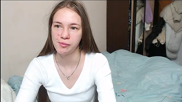 leila bambi  online show from 02/05/25, 08:43