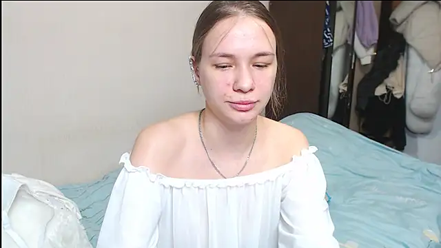 leila bambi  online show from 02/05/25, 06:26