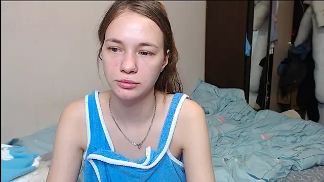 leila bambi  online show from 02/18/25, 11:08