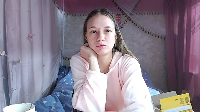 leila bambi  online show from 01/14/26, 09:04