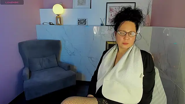 Anita Muse online show from 12/23/24, 04:22