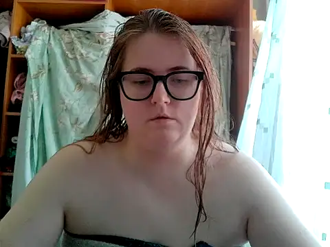 Snapshot of DesireMelissa chatting on 06/16/26, 07:33 DesireMelissa online show from 06/16/26, 07:33