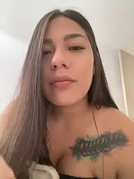 Latina vanessa online show from 02/11/25, 10:18