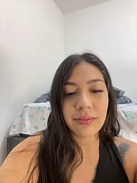 Latina vanessa online show from 10/20/25, 11:16
