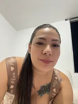 Latina vanessa online show from 11/07/25, 02:55