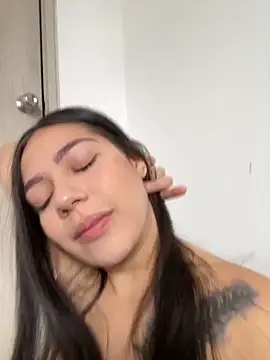 Latina vanessa online show from 11/15/25, 03:30