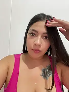 Latina vanessa online show from 02/15/26, 12:07