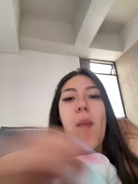 Latina vanessa online show from 04/17/26, 01:25