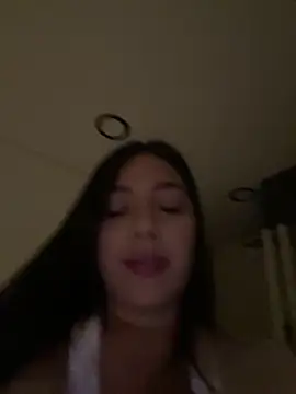 Latina vanessa online show from 04/22/26, 01:52