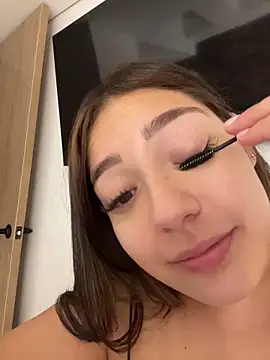 Snapshot of Latina_vanessa chatting on 06/19/26, 01:43 Latina vanessa online show from 06/19/26, 01:43