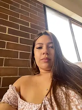 Snapshot of Latina_vanessa chatting on 06/19/26, 07:17 Latina vanessa online show from 06/19/26, 07:17