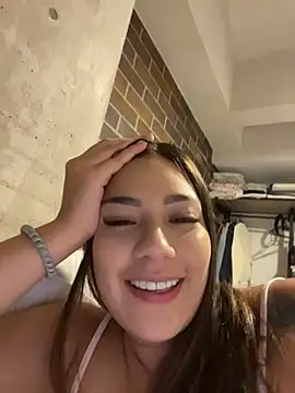 Snapshot of Latina_vanessa chatting on 07/22/26, 04:26 Latina vanessa online show from 07/22/26, 04:26