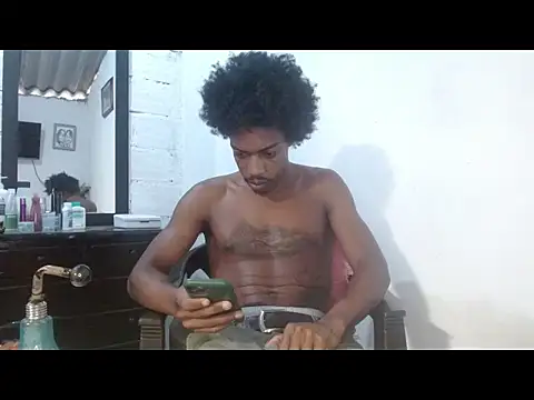 Snapshot of Larry-n-clouds chatting on 05/19/26, 08:59 Larry-n-clouds online show from 05/19/26, 08:59