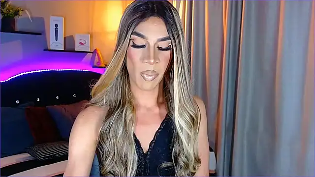 camila hootie online show from 01/12/25, 03:07