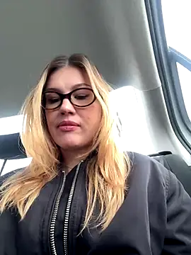 RinaCat online show from 10/23/25, 05:40