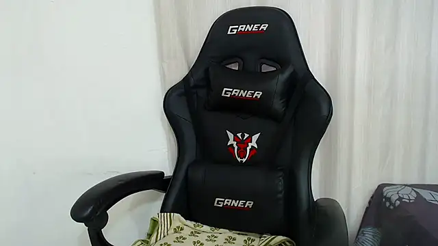 IceBellaCane313 online show from 09/19/25, 02:40